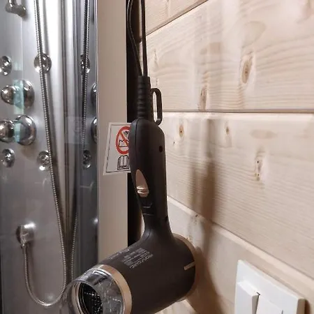 Uneallika Hubane Saunaga Majake 