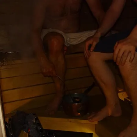 Uneallika Hubane Saunaga Majake 