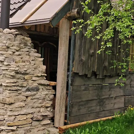 Uneallika Hubane Saunaga Majake 