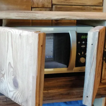 Uneallika Hubane Saunaga Majake 