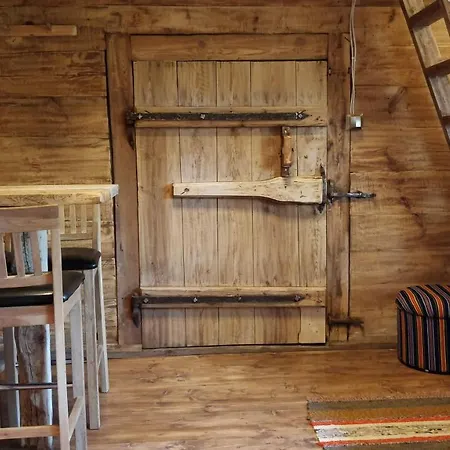 펜션 Uneallika Hubane Saunaga Majake 