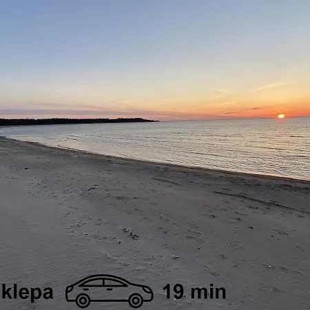 Uneallika Hubane Saunaga Majake 