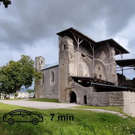 Uneallika Hubane Saunaga Majake 