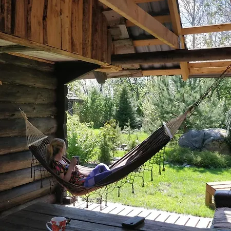 Uneallika Hubane Saunaga Majake 