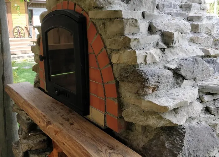 Uneallika Hubane Saunaga Majake 