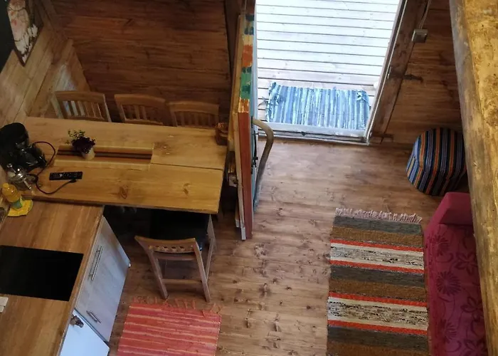 Uneallika Hubane Saunaga Majake 