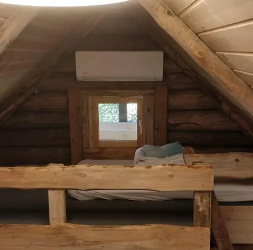 Uneallika Hubane Saunaga Majake 