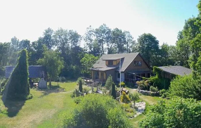 Uneallika Hubane Saunaga Majake 